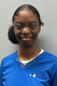 Ge'Neal - Dental Assistant